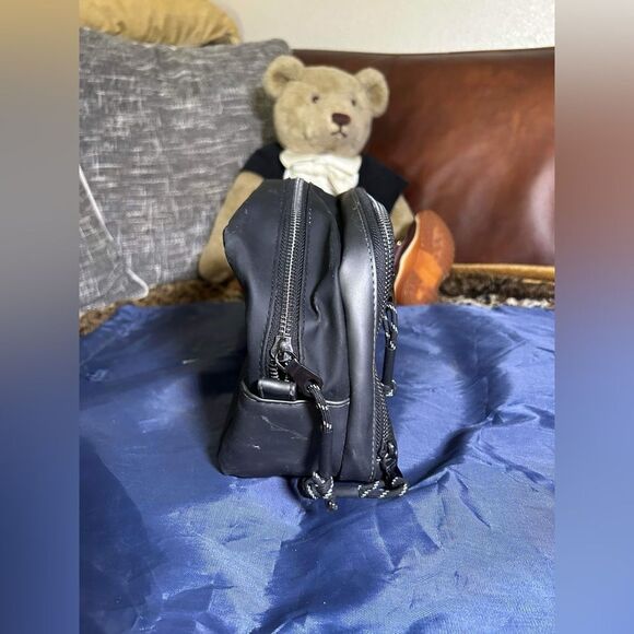 Versace Unisex Medusa Washbag/Makeup bag - Picture 5 of 12